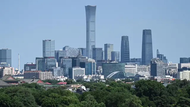 2026年6月5日,北京中央商务区一带城市天际线的远景。