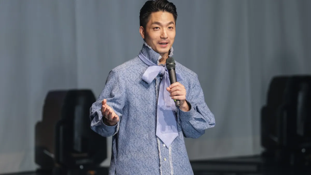 蔣介石1975年去逝、蔣經國1988年病故，蔣萬安他與兩蔣沒有任何家族互動。2005年，蔣萬安被父親「認祖歸宗」，易章為蔣。（資料照，中央社）