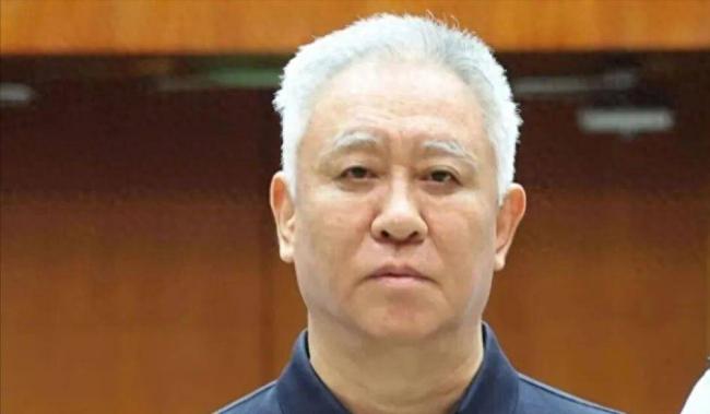 200人专属购物团...许家印奢侈生活被曝更多细节