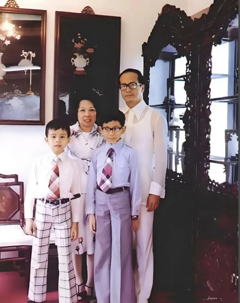 一条假死讯，炸出李嘉诚的撤退路线